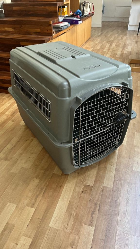 Petmate Sky Kennel Ultra - 40 x 30 x 27 cm - Used Once