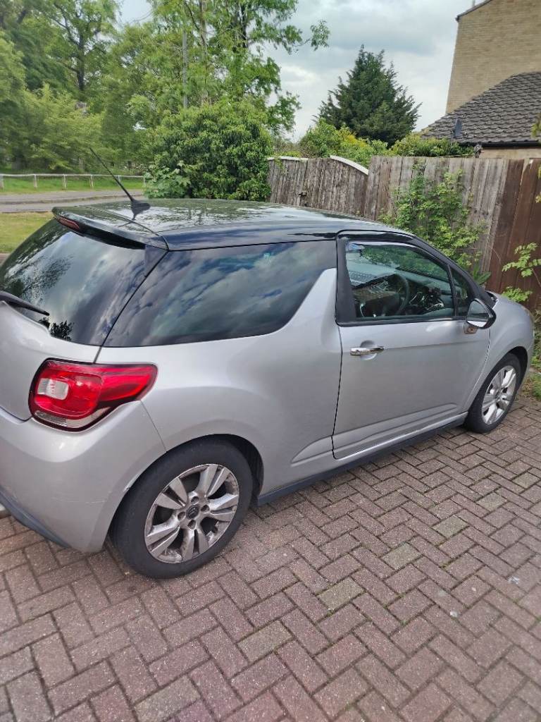 Citroen, DS3, Hatchback, 2011, Manual, 1560 (cc), 3 doors