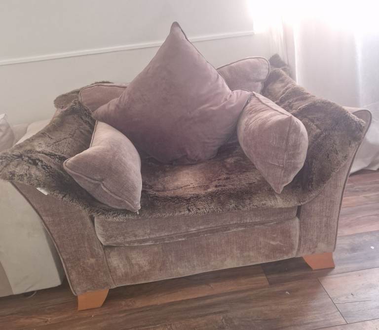 Comfy large arm chair 