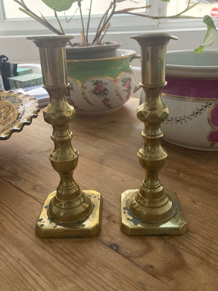 2 brass candlesticks