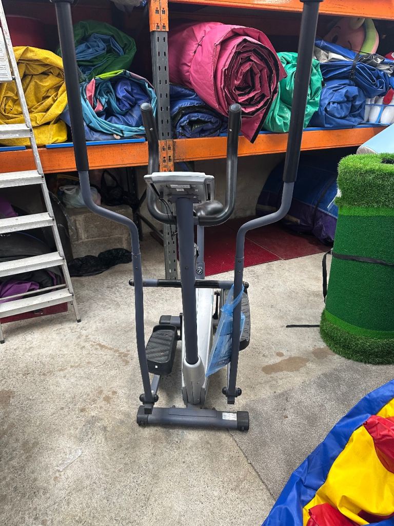 Cross trainer 