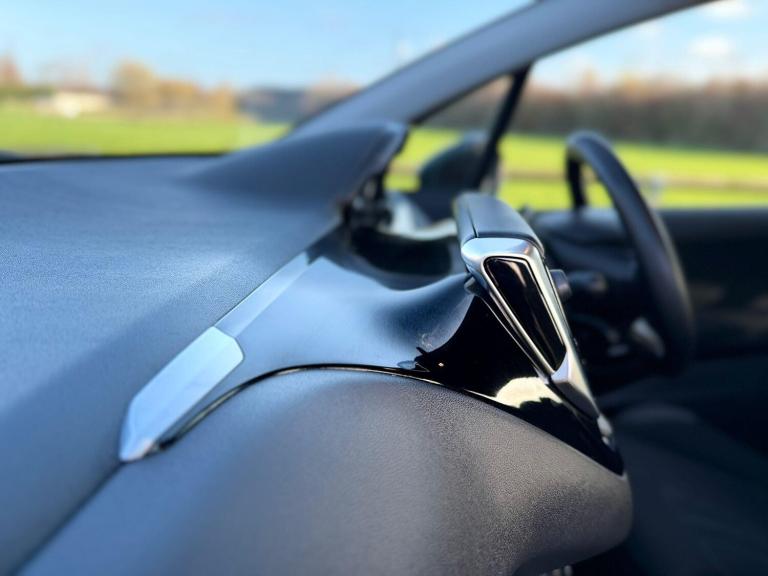 2014 Peugeot 208 1.2 VTi PureTech Active Euro 5 3dr HATCHBACK Petrol Manual