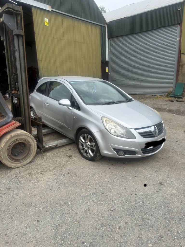 Corsa d breaking for parts 