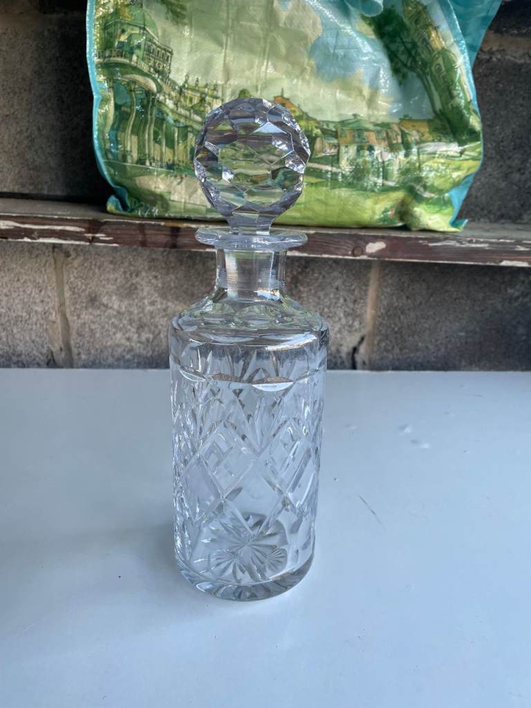 FAB HEAVY CUT GLASS DECANTER (1112g) WITH MATCHING STOPPER (384g) / H 21cm/27cm