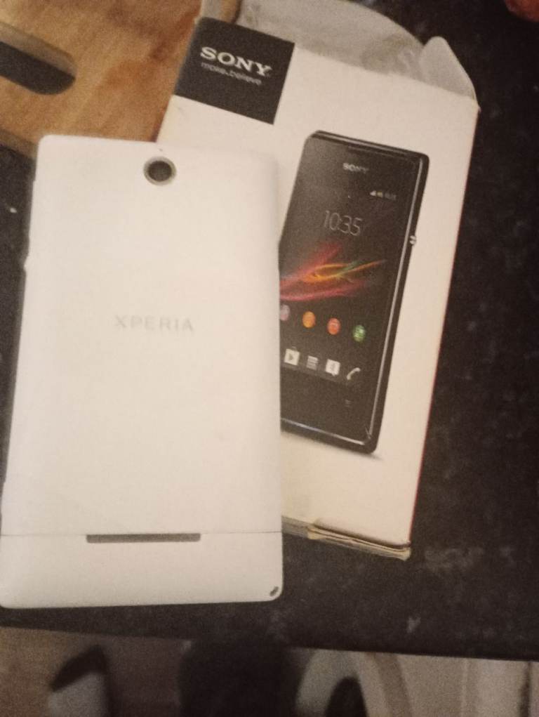 £10 Sony Xperia mobile phone 