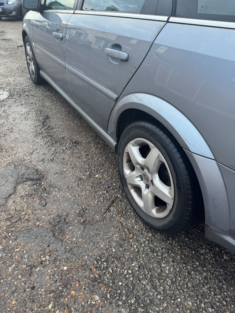 Vauxhall, VECTRA, Hatchback, 2009, Manual, 1910 (cc), 5 doors