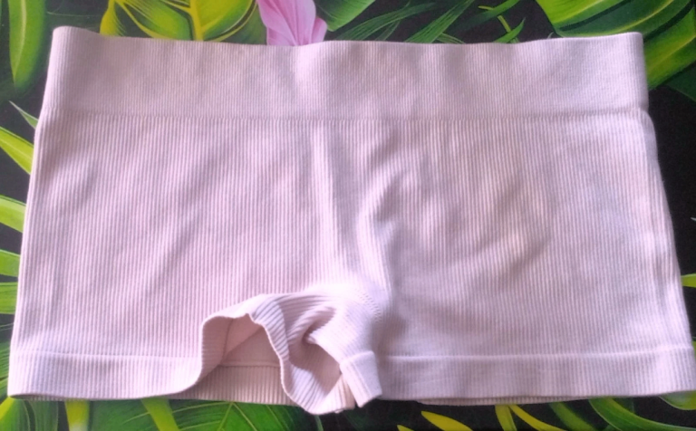 New Seamless Baby Pink Ribbed Briefs Boxer Underwear Knickers- Size 6-8/XS.TO POST ONLY!