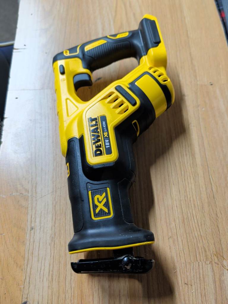 Dewalt DCS367 recip saw bare tool 18v