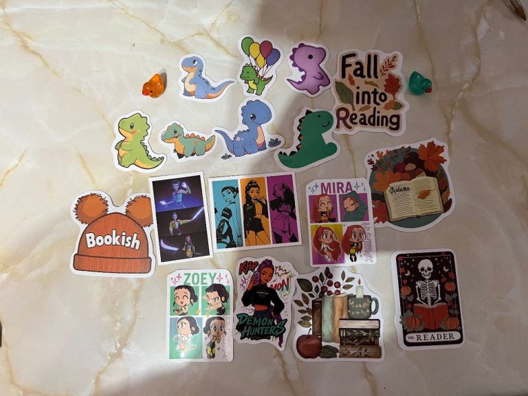 sticker and duck bundles (17 stickers and 2 ducks)