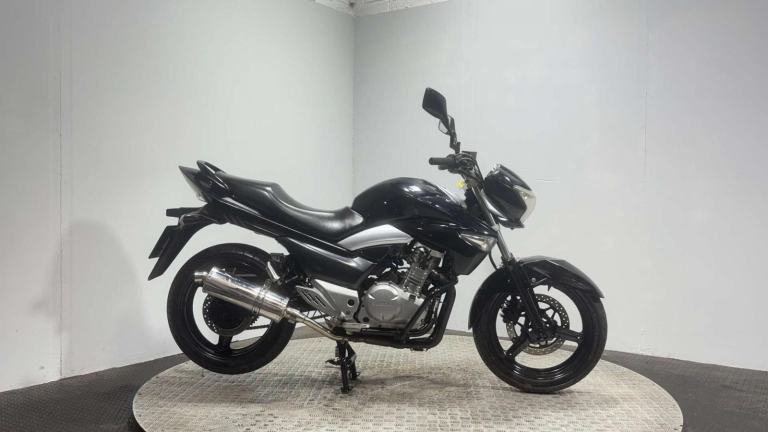 Suzuki Inazuma GW 2015 22K GOOD RUNNING COMMUTER BIKE 250CC MOT RIDES WELL