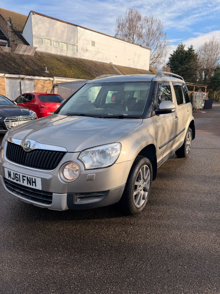 Skoda, YETI, 4X4 Hatchback, 2011, Manual, 1968 (cc), 5 doors