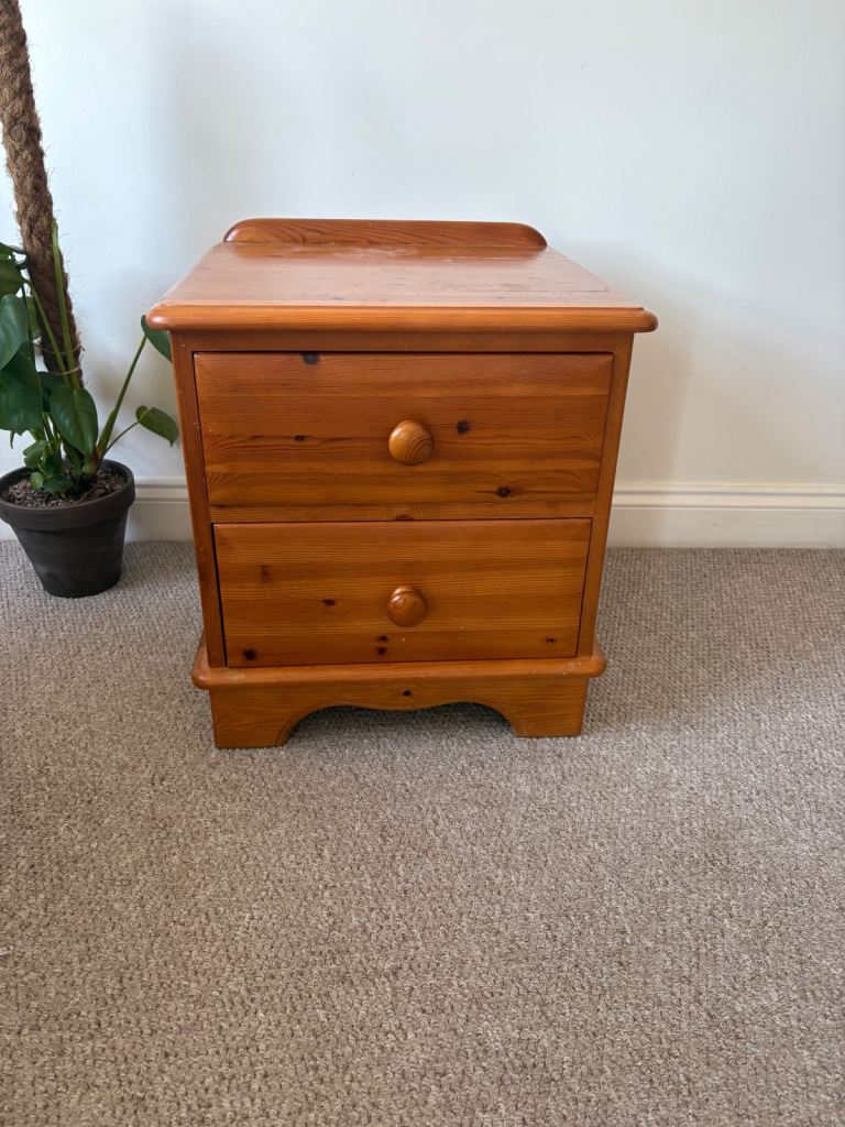 Side table pine wood draws