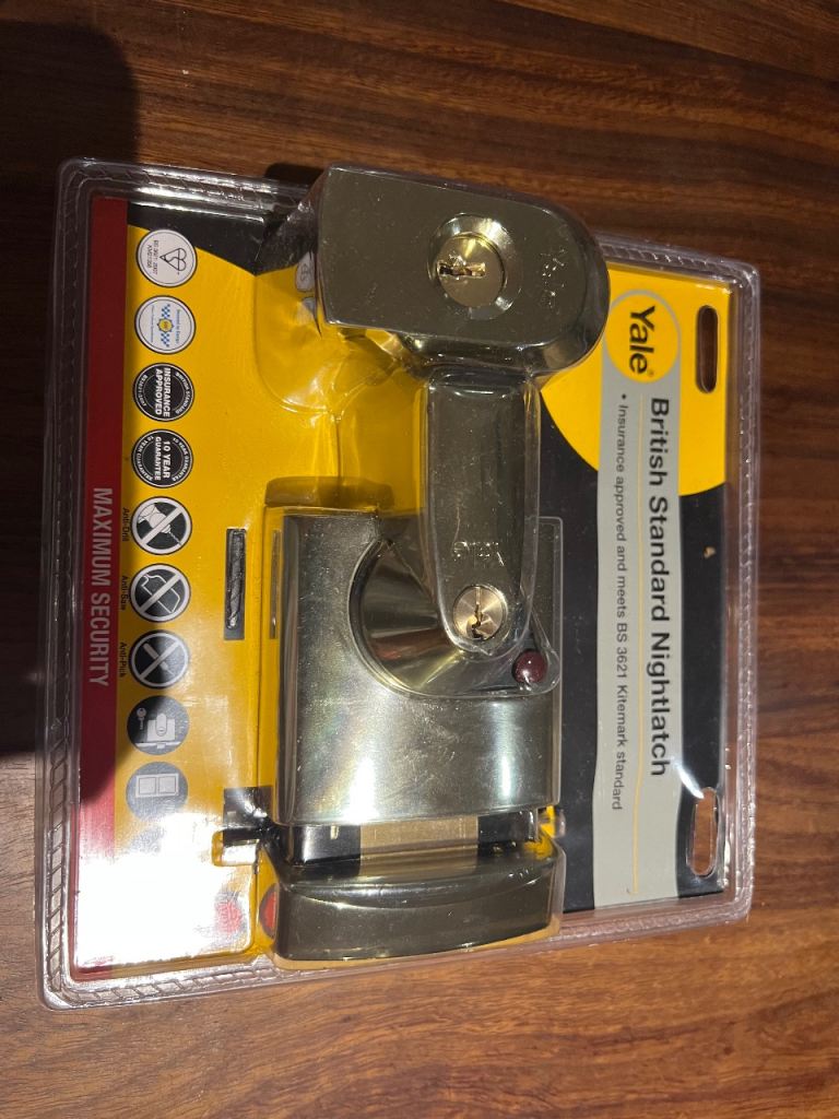 NEW Yale Door LocksChrome Finish Night Latch British Standard Lock 86/60mm BS 3621