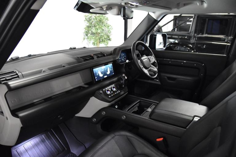 2021 Land Rover Defender 3.0 D250 HSE 110 5dr Auto ESTATE DIESEL Automatic