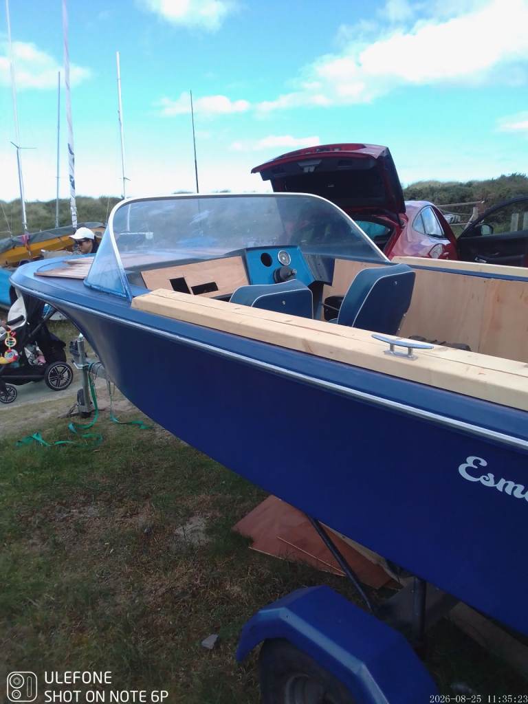 Broom speedboat