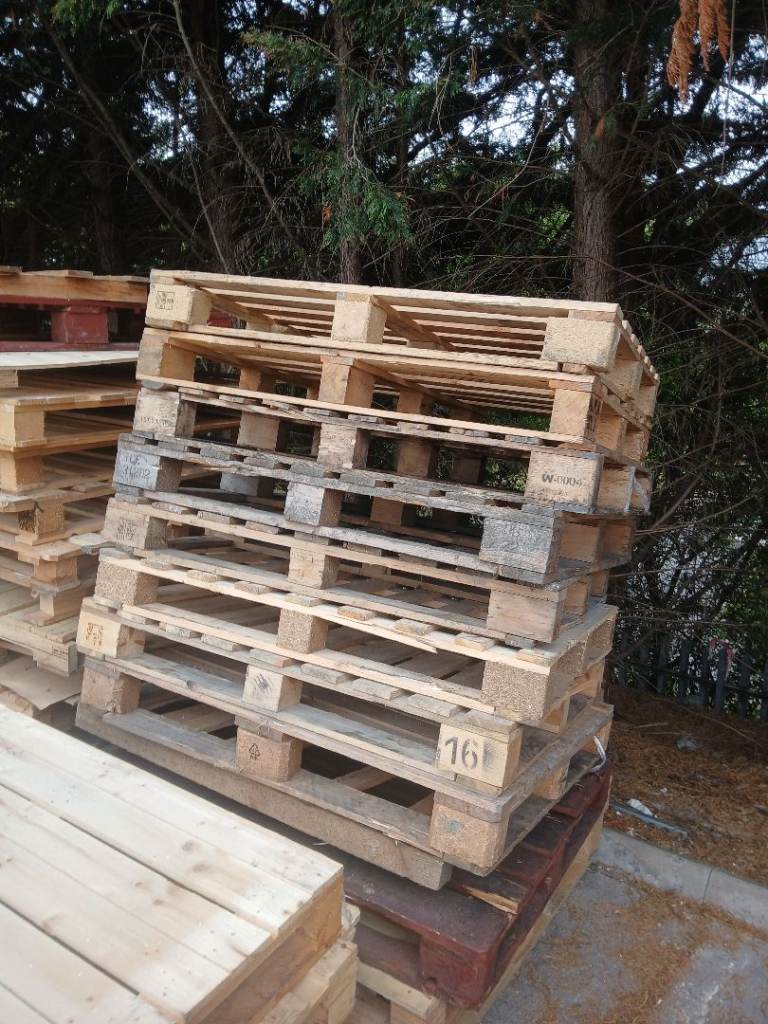 image for Pallets sale £2.50 /£3.00