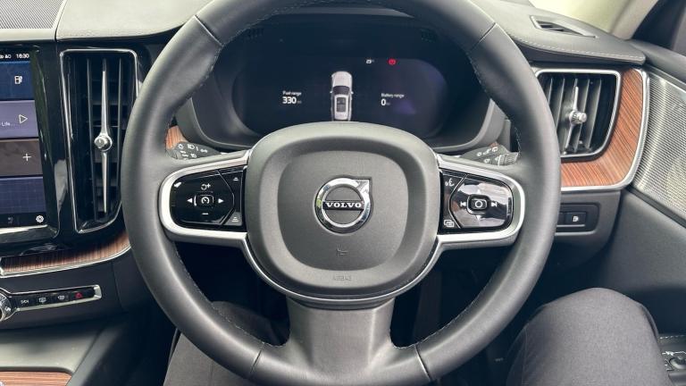 2024 Volvo XC60 Recharge Ultimate, T8 AWD Plug-in hybrid, Electric/Petrol, Bright ESTATE Petrol/E...