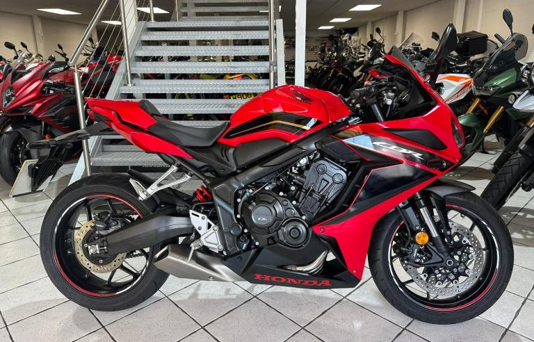 Honda CBR650R 2024