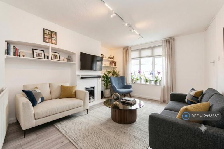 2 bedroom house in Fortescue Road, Edgware, HA8 (2 bed) (#2958687)