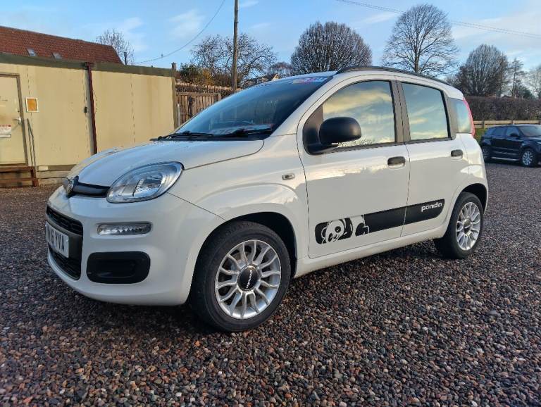 2016 FIAT PANDA EASY. 1.2 PETROL. WHITE. MOT SEPT. CHEAP TAX.
