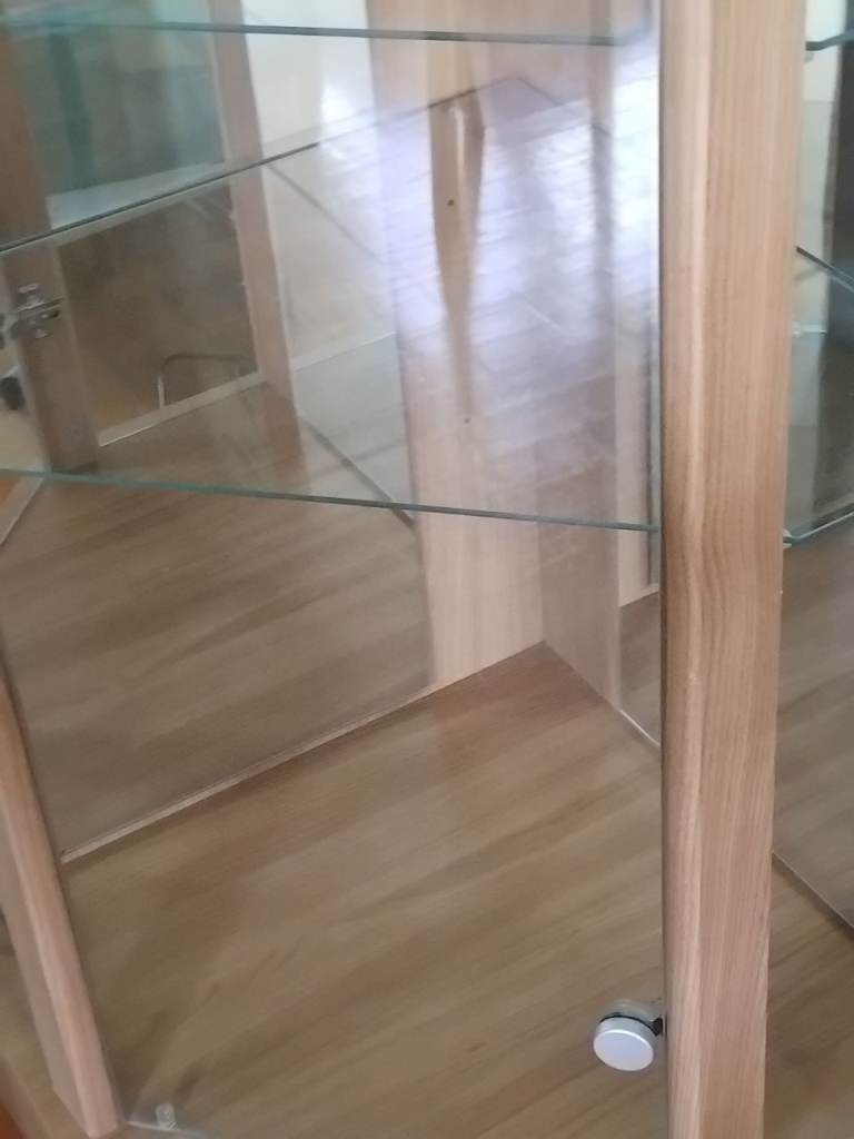 Corner display cabinet (pair)