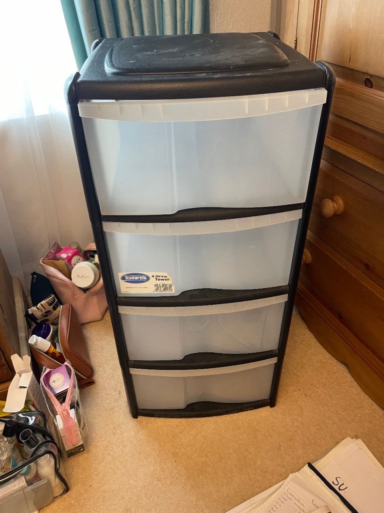 Plastic drawer tower