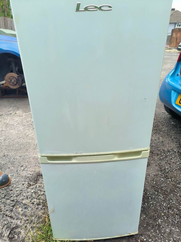 Lec Fridge Freezer (Delivery 🚚 Available for Extra)