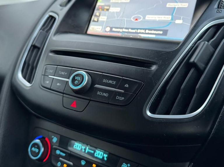 2015 Ford Focus 1.0T EcoBoost Titanium Euro 6 (s/s) 5dr HATCHBACK Petrol Manual