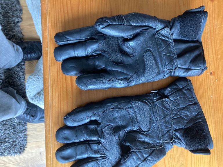 Motorcycle gloves 