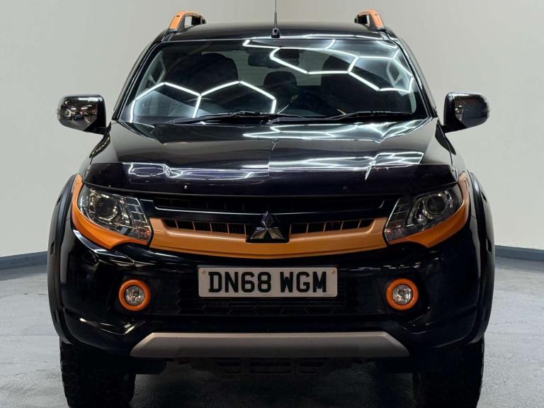 2018 Mitsubishi L200 2.4 L200 Barbarian SVP II DI-D Auto 4WD Pickup Diesel Automatic