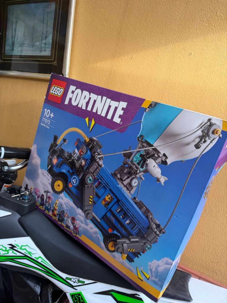 Battle Bus Lego Set - NEW 