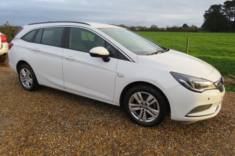 2018 Vauxhall Astra estate  ESTATE Petrol Manual