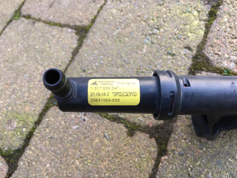 Volvo C30 Headlight washer