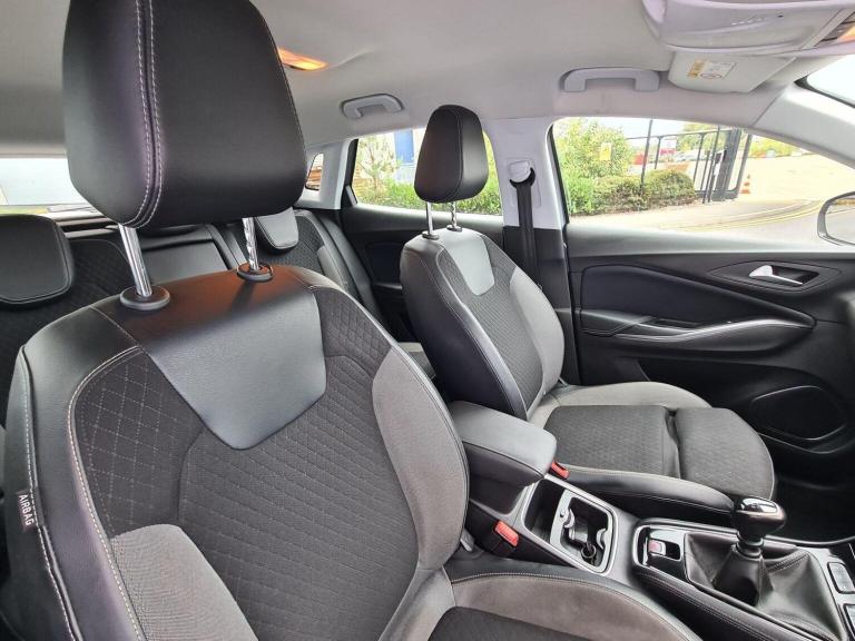 VAUXHALL GRANDLAND X 1.5 Turbo D BlueInjection Sport Nav Euro 6 (s/s) 5dr 2019