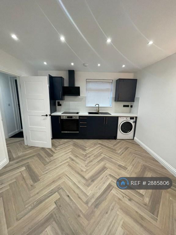 1 bedroom flat in Church Lane, Banbury, OX16 (1 bed) (#2885806)
