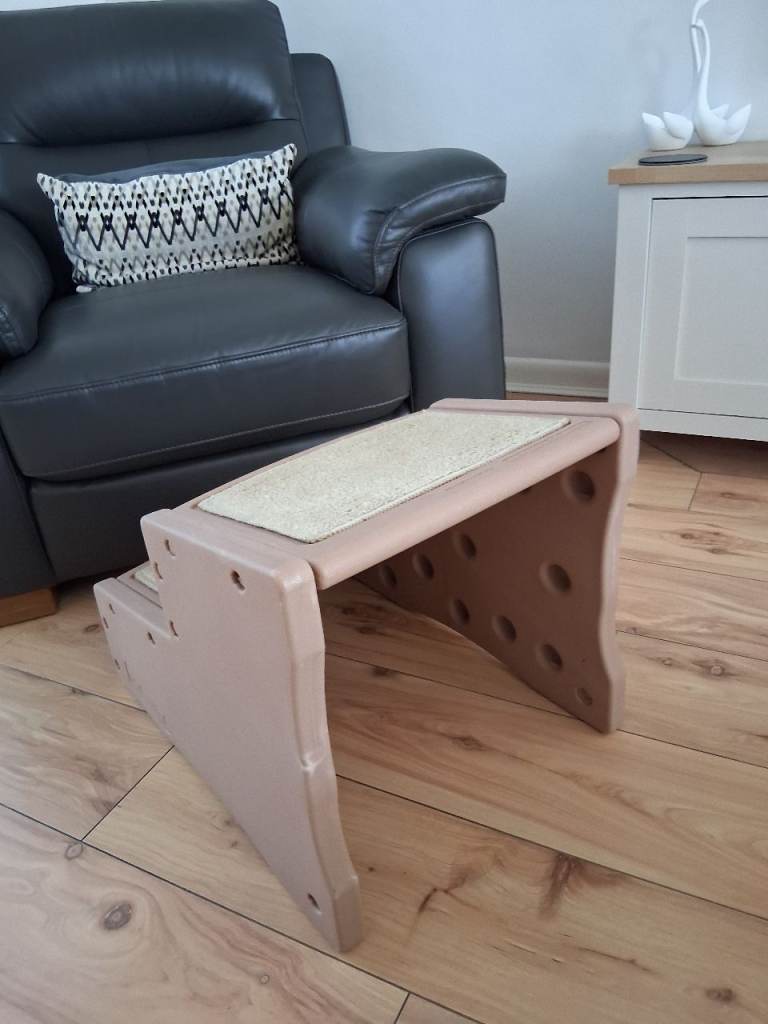 2 tier beige plastic and carpet dod steps