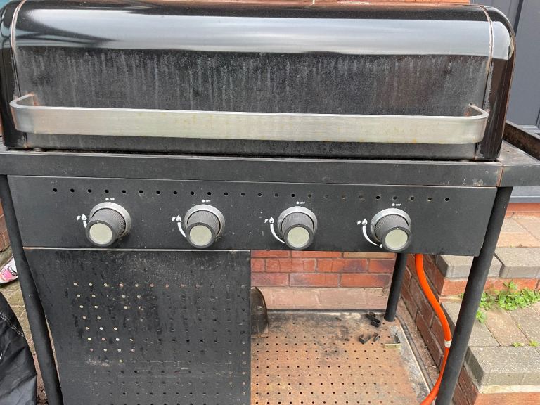 FREE rusty BBQ: for parts or scrap metal?