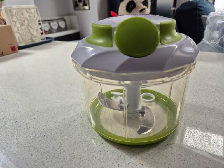 Manual Food Chopper / Slicer – Green & White (pull cord operation)