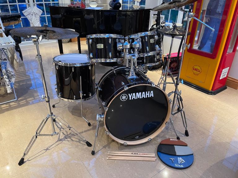 Yamaha Stage Custom Birch 5pc Drum Kit Raven Black + Meinl Cymbals & Hardware