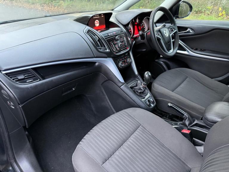 2014 Vauxhall Zafira Tourer Tech Line T Mpv Petrol Manual