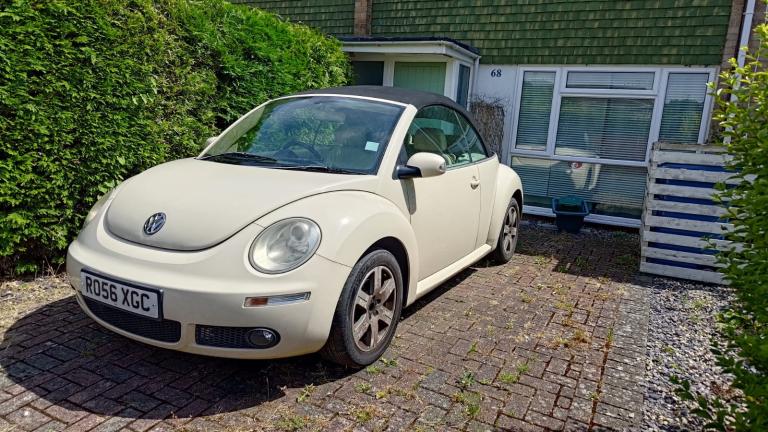 Volkswagen Beetle Luna Cabriolet, 2006, Manual, 1595 (cc), 2 doors