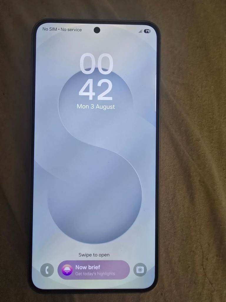 Samsung S25 Like New and Unlocked