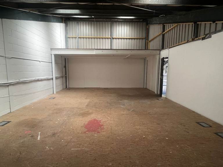 Workshop / Storage / Studio Unit to Let in Ditchling – 599 sq ft