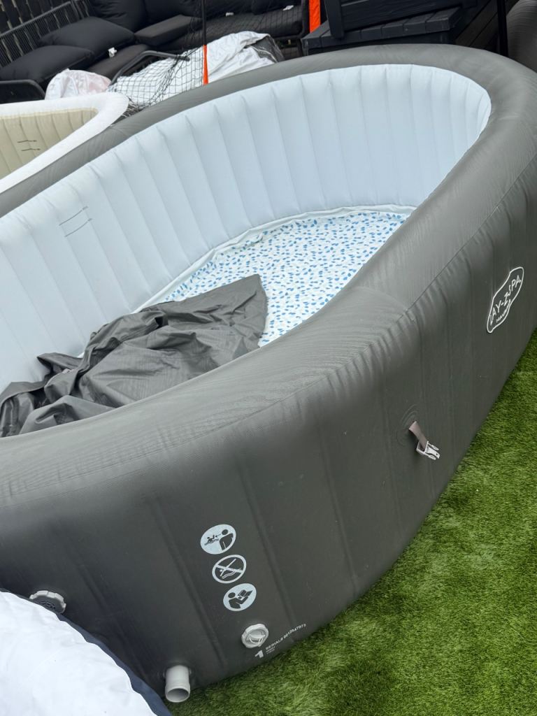 Lay-Z-Spa Mauritius 7 Person Airjet Hot Tub
