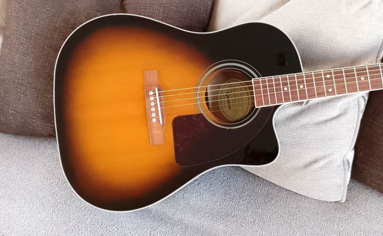 Epiphone AJ220SCE VS High Gloss Electro Acoustic Guitar, Totally As New Condition.