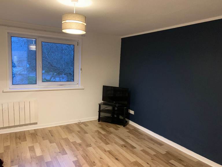 Unfurnished, 1st floor, 2 bed flat
