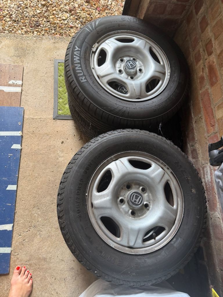 4x Honda CRV 15” Alloy wheels and tyres 