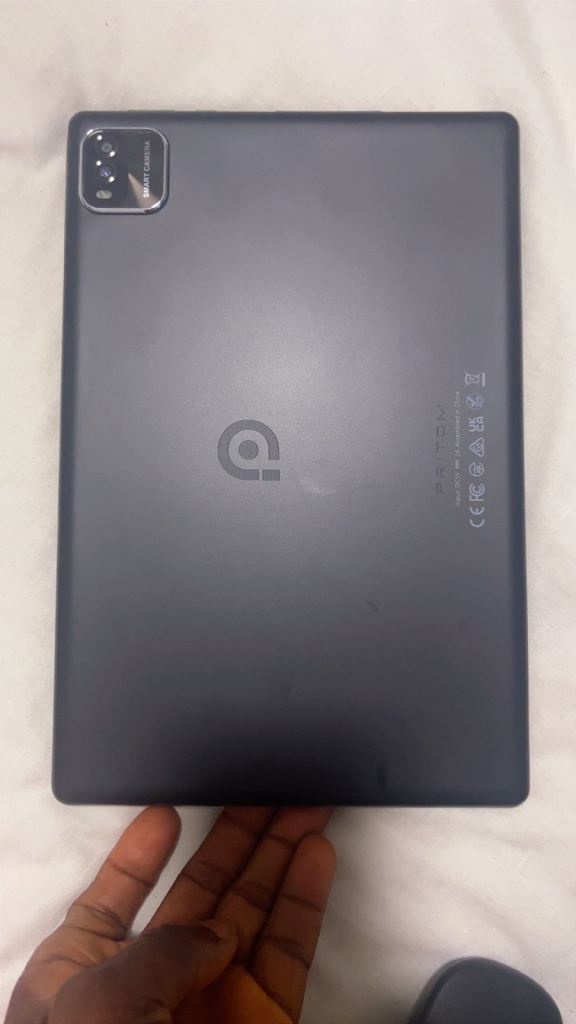 Android Tablet with Keyboard, Mouse, and Case – As Good As New