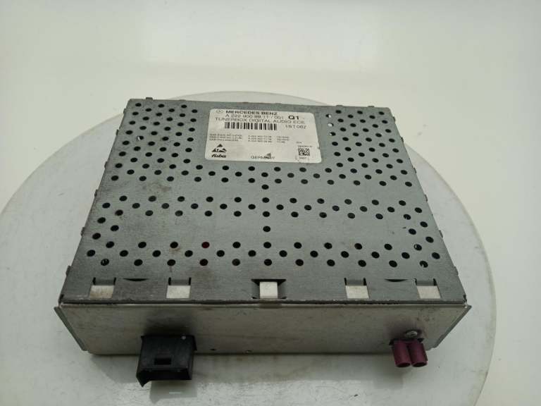 Mercedes C Class Digital Tuner Control Module A2229008911