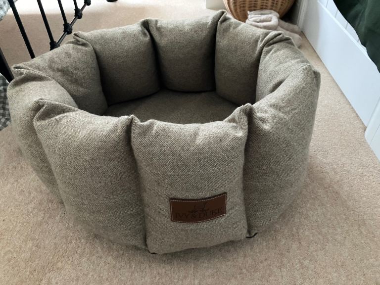 Ivy and Duke pet bed